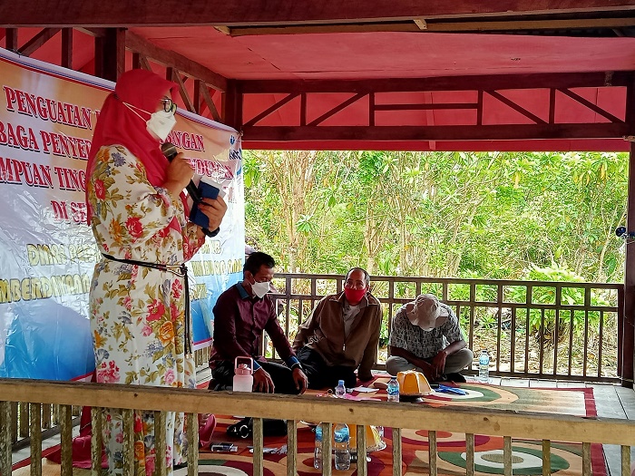 Dr Herny Agus Bicara Tentang Kekerasan Perempuan di Pantai Batuoge